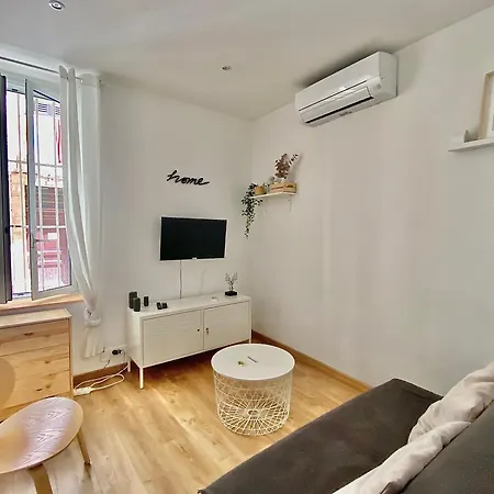 Lägenhet Soleya Climatise Centre Ancien Au Calme Bylaconciergerie